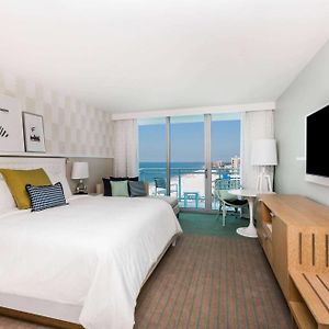 Grand Deluxe Zimmer mit Kingsize-Bett